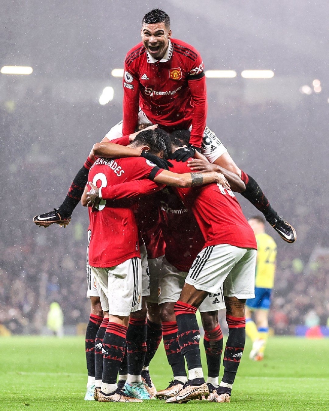 對這名年輕 對這名年輕